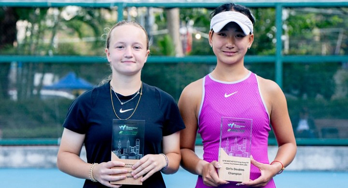 ITF World Junior Tour. Gym Aesthetics Hong Kong. Непорент — победительница среди пар