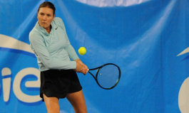 ITF World Tour. Internationaux de Touraine Feminin. Готовко идёт дальше