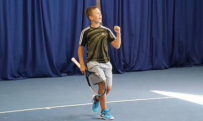 Tennis Europe 14&U. ATDSK Cup. Скоробогатый и Николайчик в обоих четвертьфиналах
