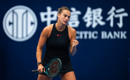 WTA Tour. China Open. Соболенко в час не уложилась