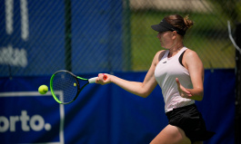 ITF World Tour. Internationaux de Touraine Feminin. Готовко оставила за собой четыре финальных гейма