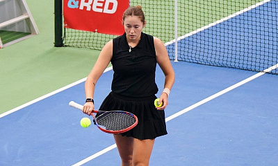 ITF World Tour. Cidade de Ourense. Хомутянская проявила волю