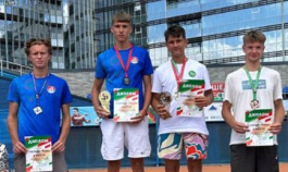 ITF World Junior Tour. Gym Aesthetics Hong Kong. Бурсов — Ицусаки — 0:2