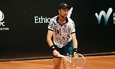 ITF World Tour. Brisbane QTC International. Згировский устпил Хьюитту