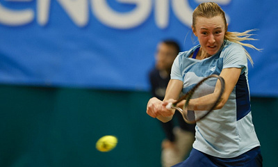 ITF World Tour. Empire Women's Indoor. Фалей стартовала по-разному