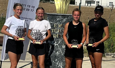 Tennis Europe 14&U. Hitit Kupasi. Сосонкина осталась финалисткой